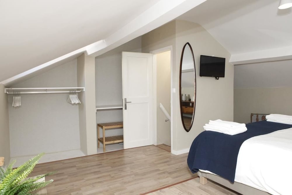 Flores Guest House