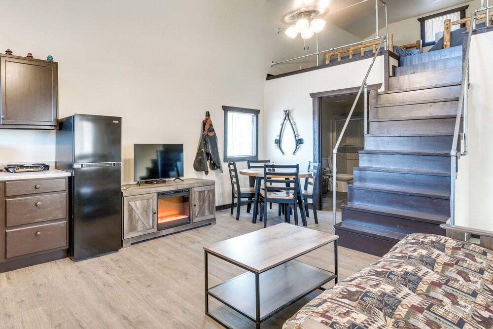 Oatman Studio w/ Fire Pit Near Bullhead City!