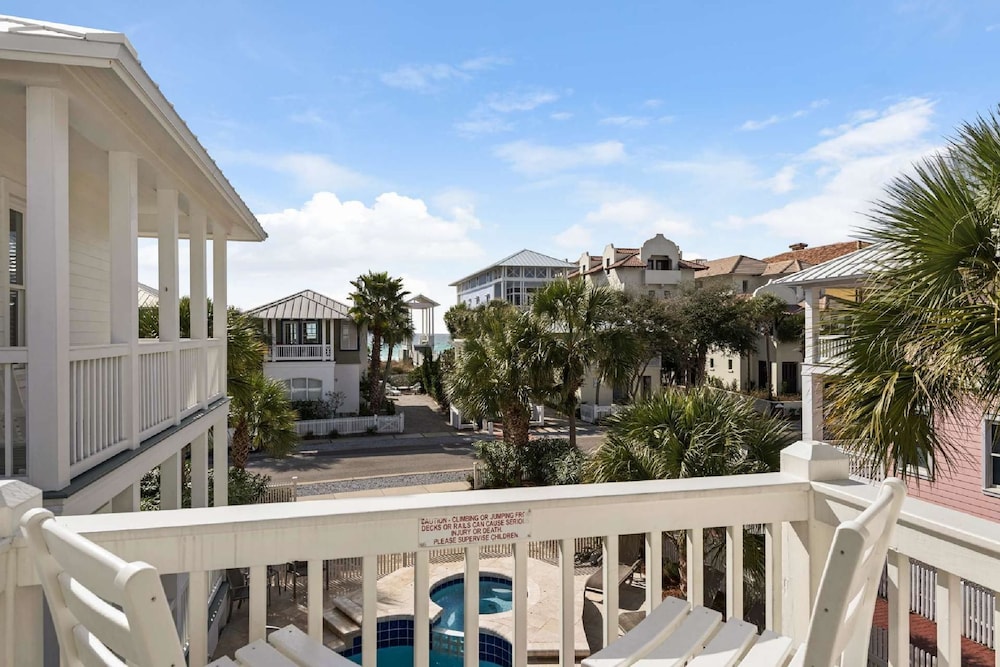 Love Shack 2 Bedroom Apartment view 4