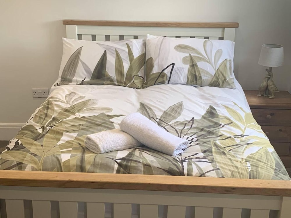Remarkable 1-bed Cottage in Chester view 4