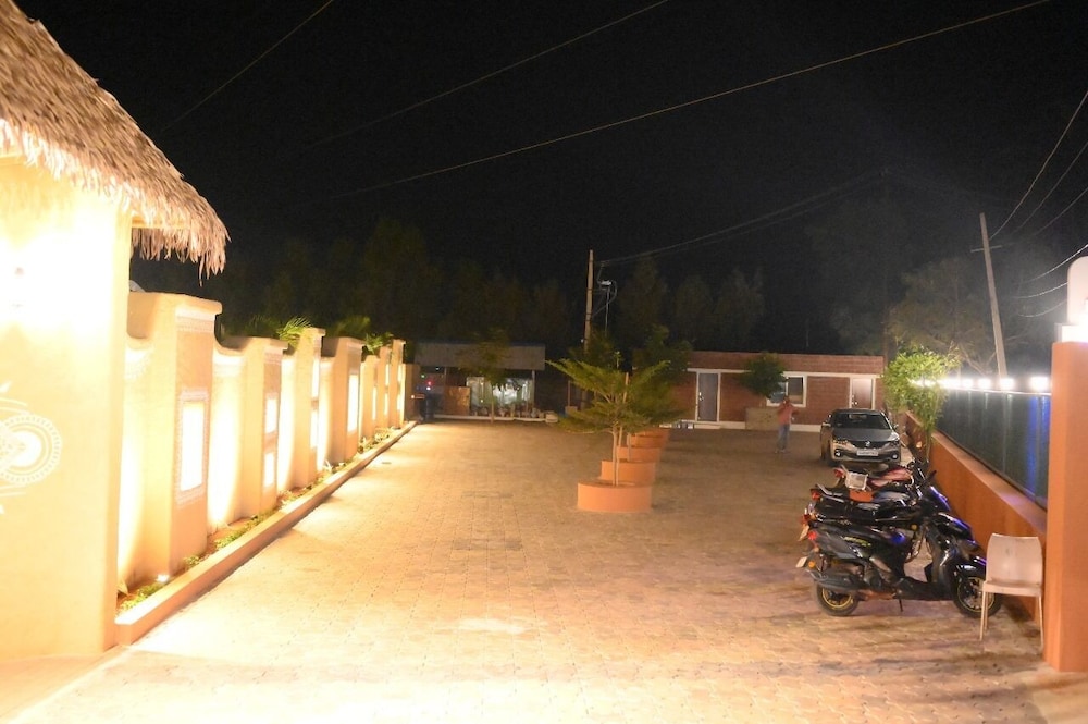 SHETTAR'S KUSUM RESORT