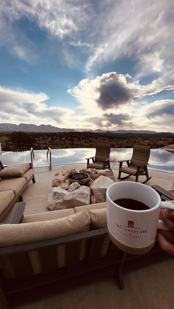 The Sanctuary at Sacred Mesa-infinity Pool-sedona