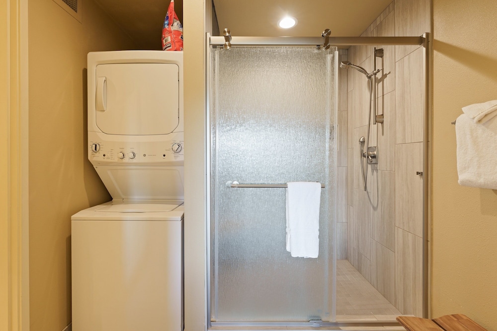 River Ridge 323ab 2 Bedroom Home