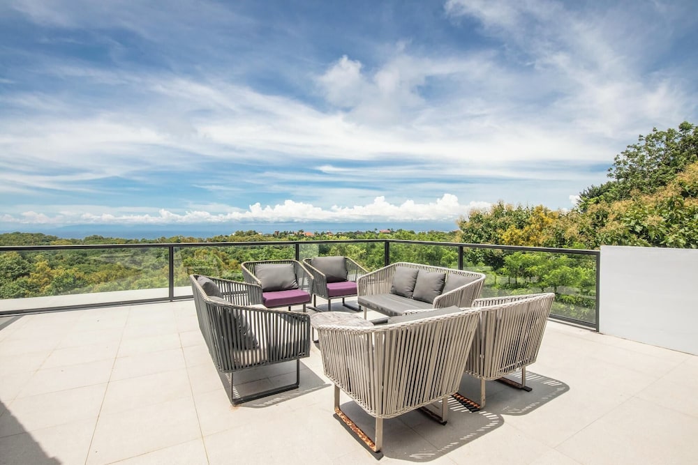 Stunning 6BR Villa 5 Mins to Bingin