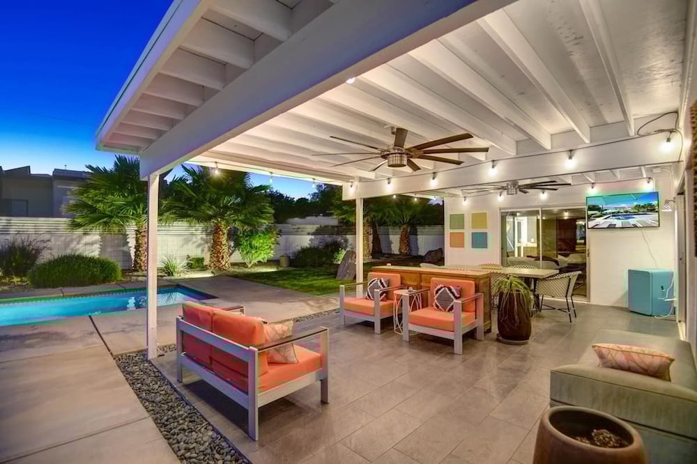 Biskra by Avantstay Classic Palm Springs Getaway W Outdoor Living Pool Permit 4869