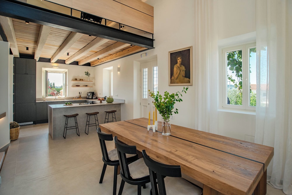 Kukutseli Country Living by White Dream