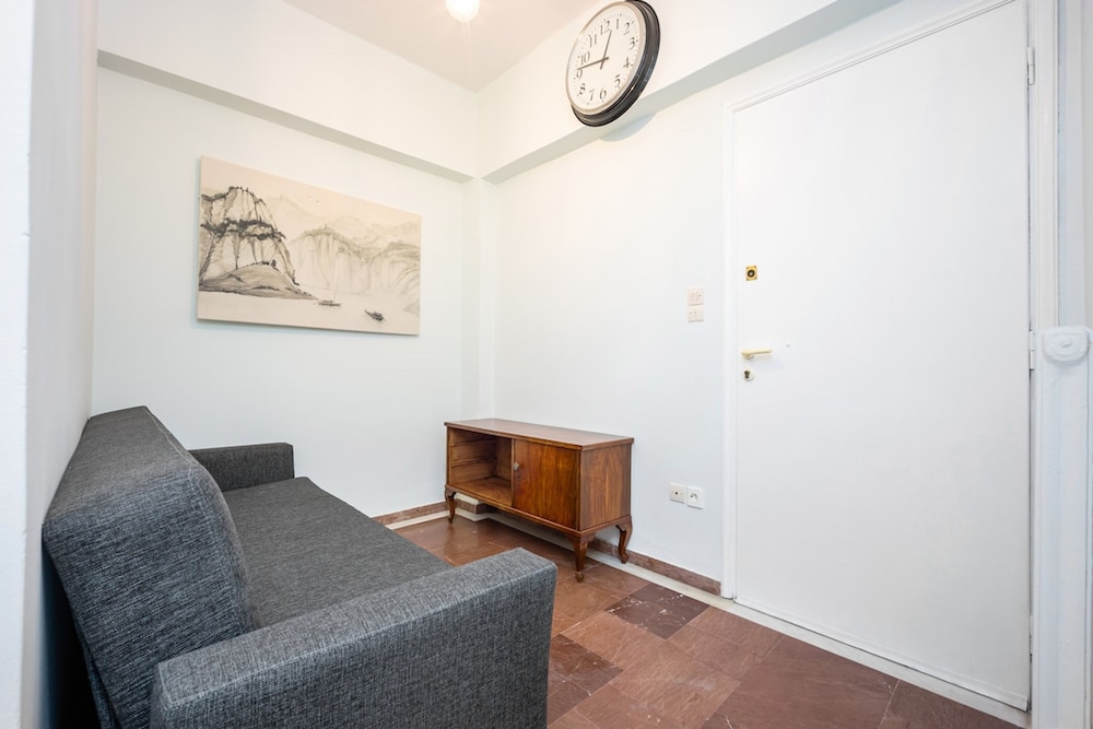 Sunny 1-bedroom Apt 10 Min Walk to Acropolis