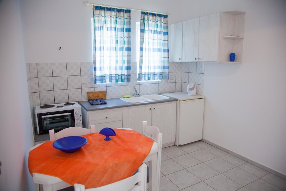 Litsa Mare apartments