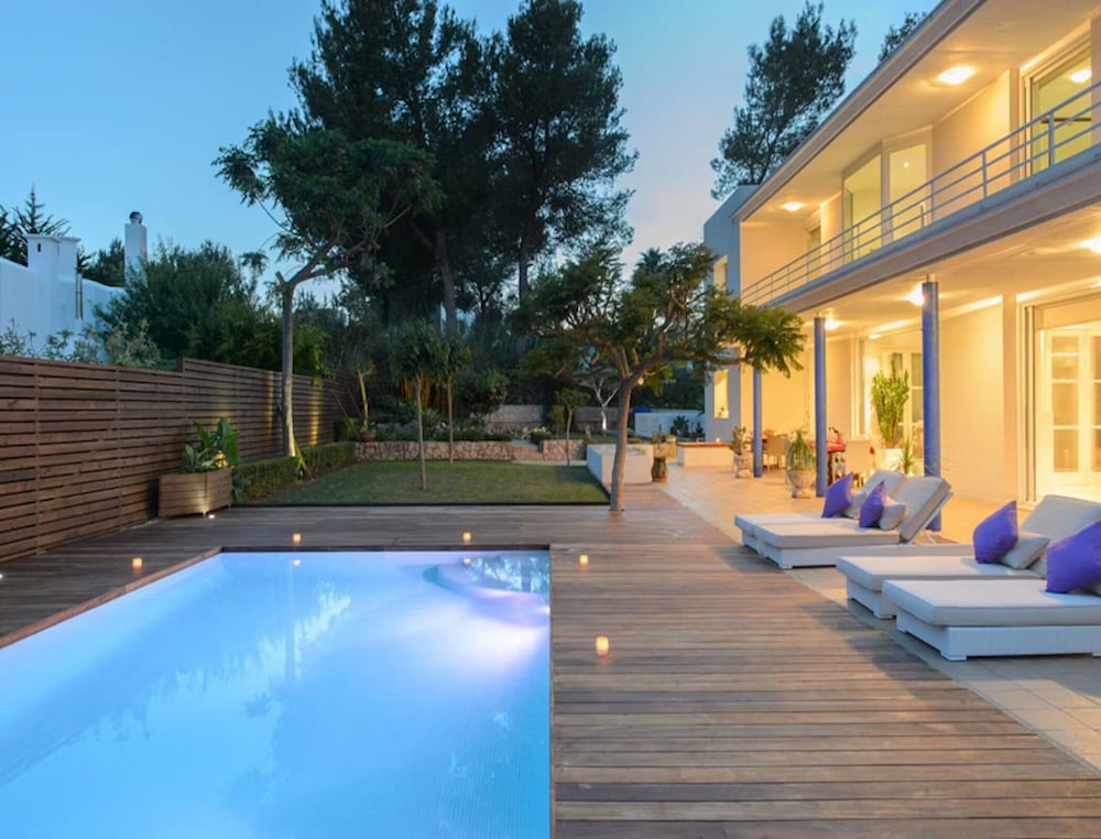 Majestic Villa Near San Antonio
