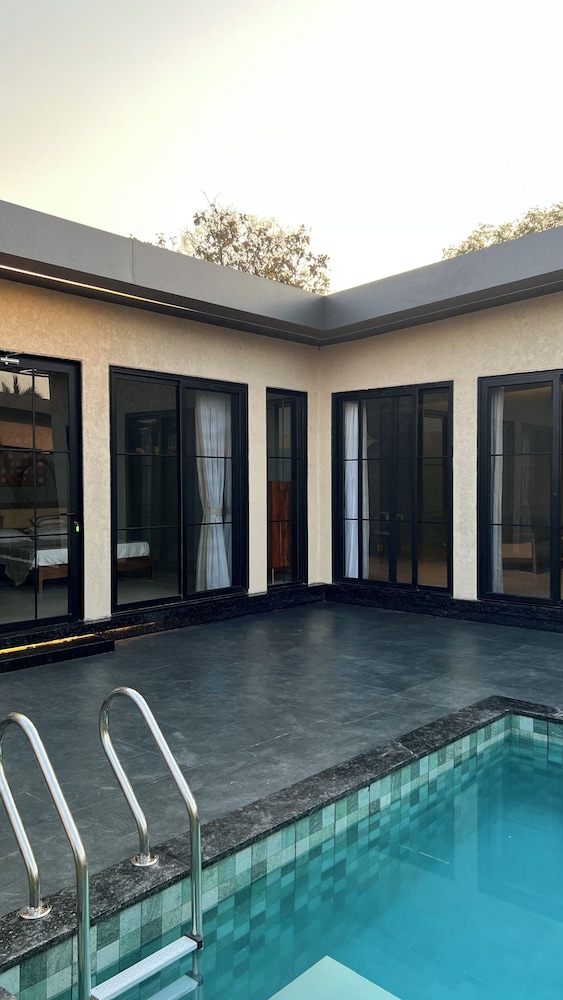 Finding Life House By Jumbo Holidayz