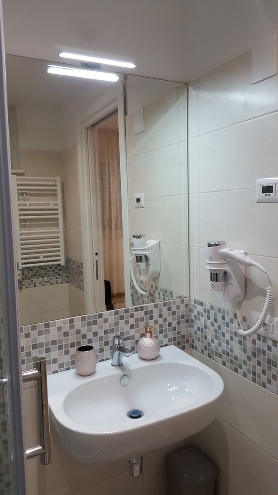 Pisky's Guest House