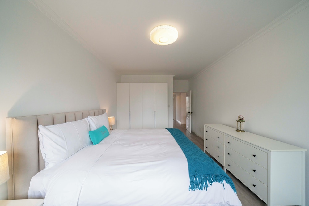 Tyms Xujiahui Prime 2BR APTGarden