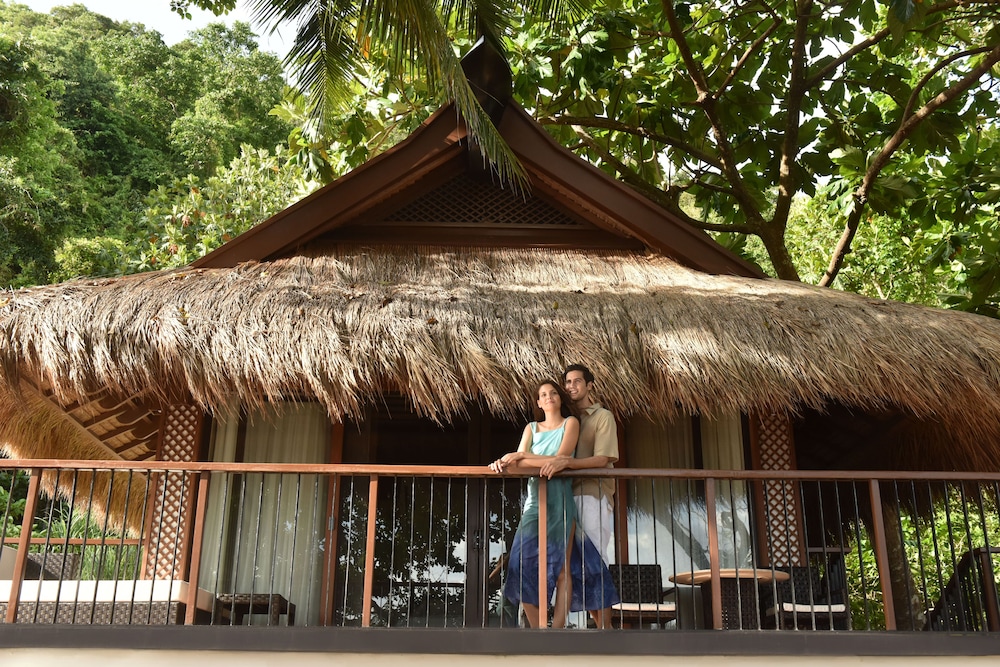 Pangulasian Island Resort