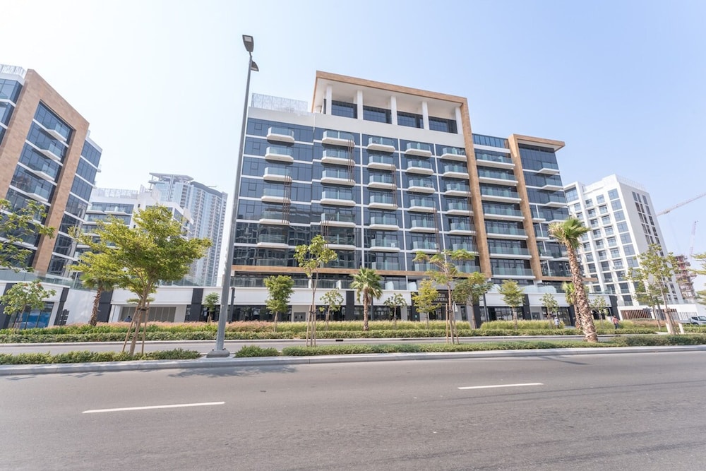 Serene Studio Apartment at Azizi Riviera Near to Burj Khalifa
