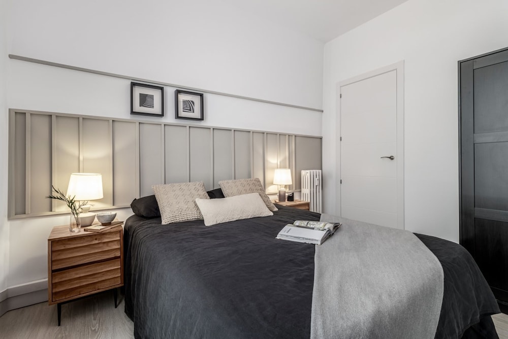 Paz - 4 Bedrooms and Terrace in Castellana