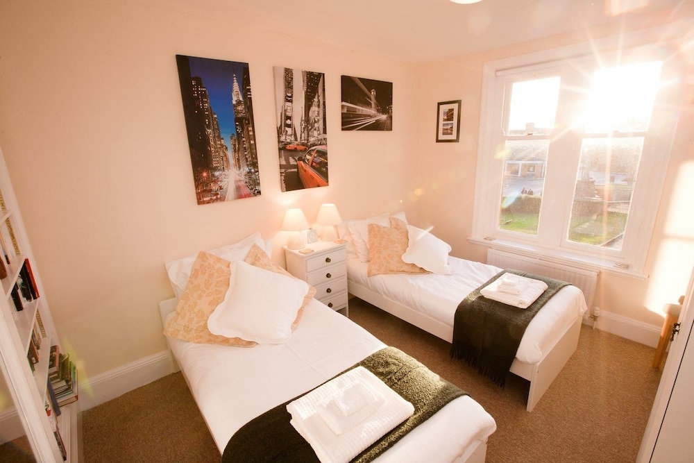 Sherborne Vacations - Abbey Court - Property Image 4