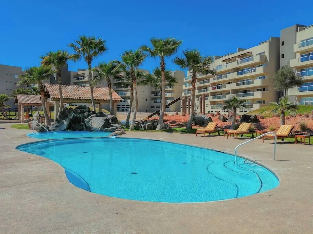 Modern Ocean View Condo With Pools Gym
