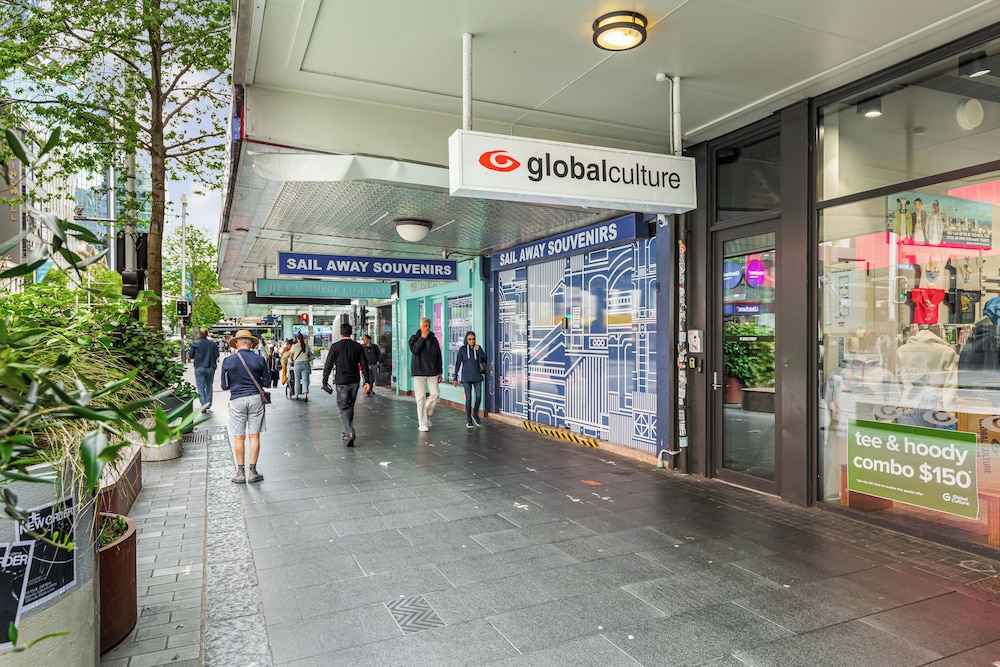 Downtown CBD Apt | Central Walkable | Zodiak Stays