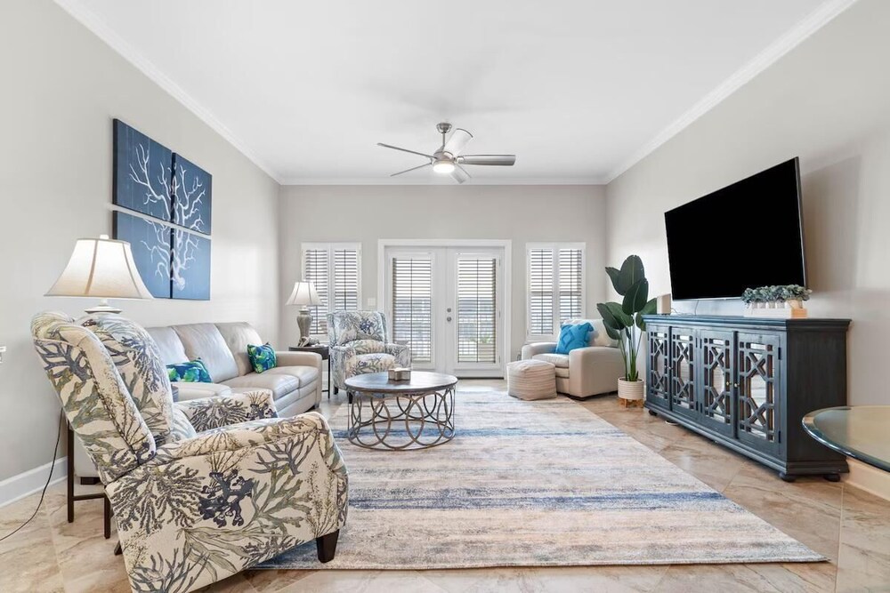 Pavilion Palms 203c