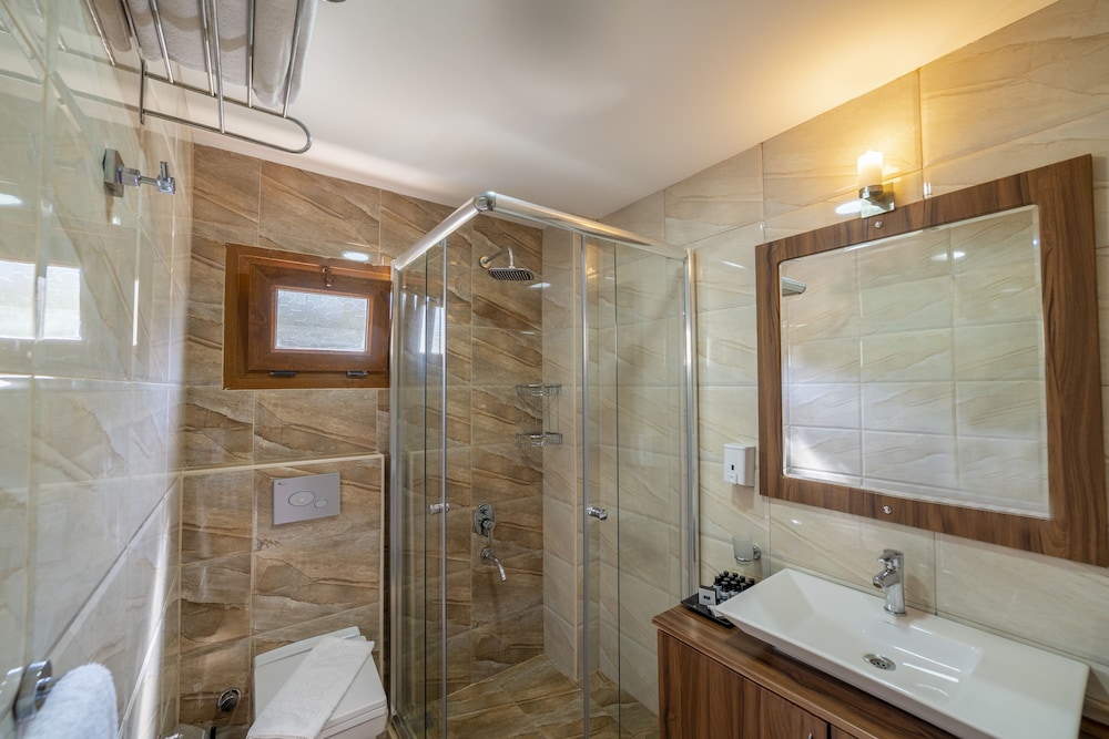 Queen Boutique Hotel - Image 83