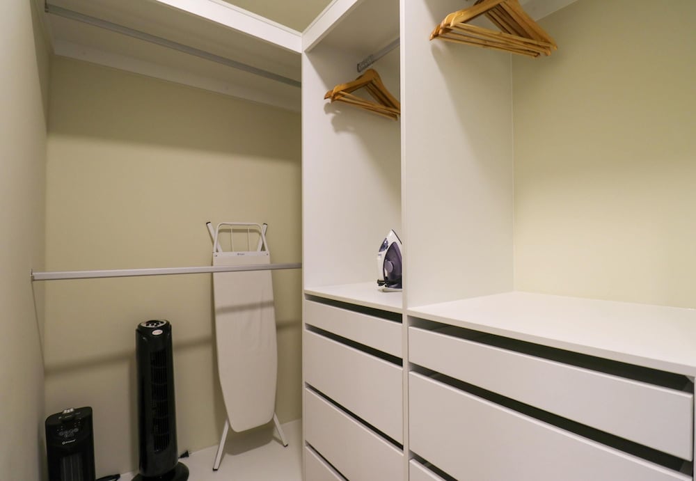 w Radiant 2BR w Great Balcony Near Kennedy Park