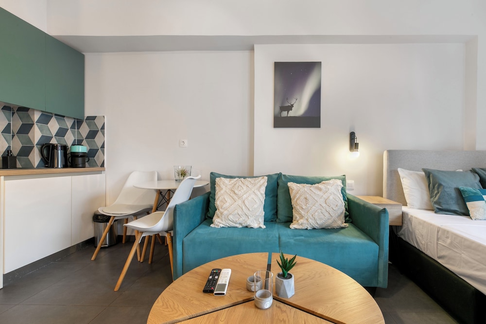 Cassiopeia - Studio & Balcony in Athens