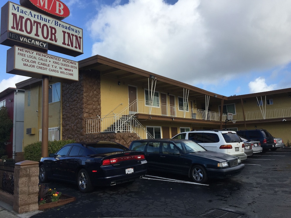 Oakland Vacations - M B Motor Inn - Property Image 11