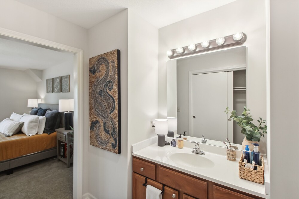 Overland Park Condo, Close to Lakes Parks! - Property Image 9