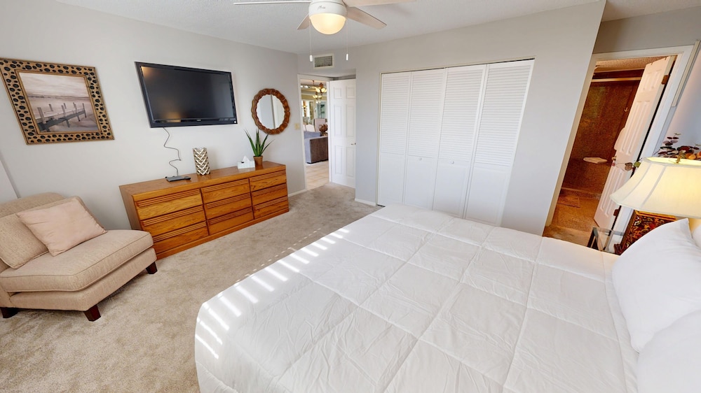 Dolphin Point 406b 2 Bedroom Condo