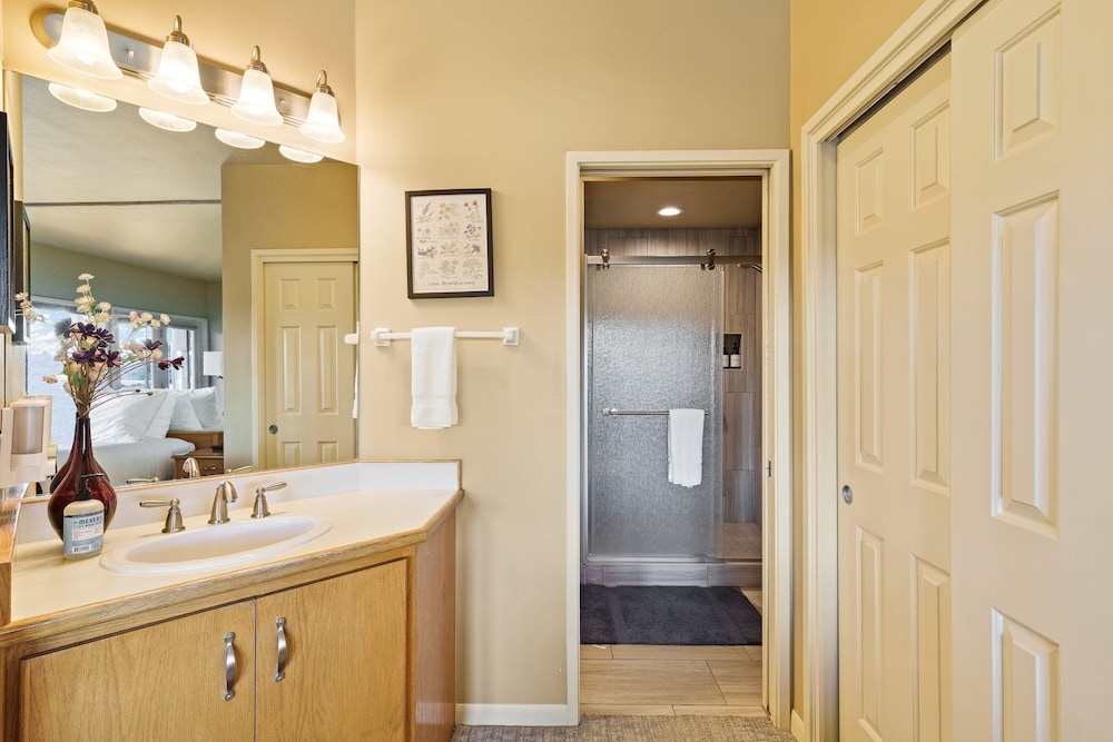 River Ridge 323ab 2 Bedroom Home
