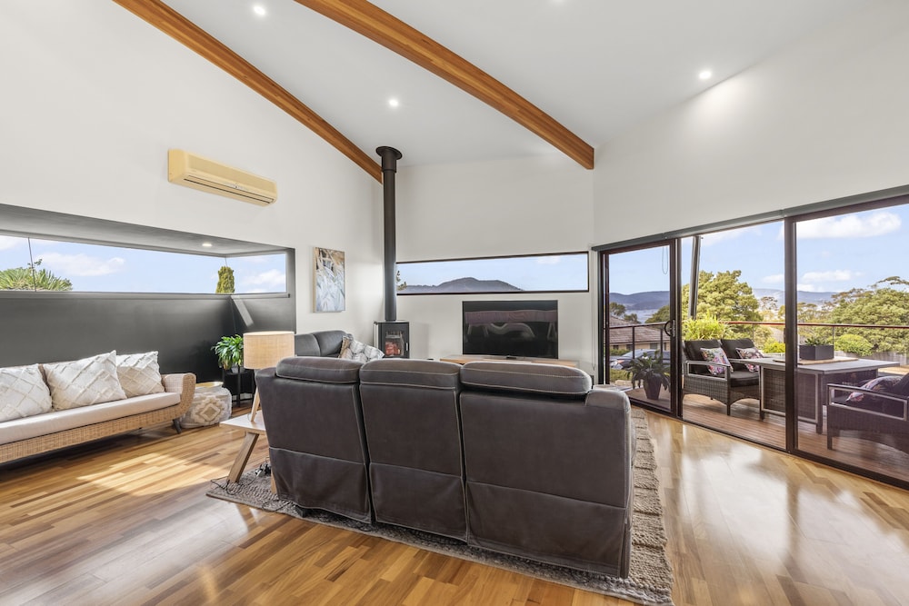 Tree Top Views - 4 Bedroom House