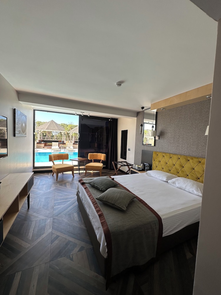 Royal Çeşme Otel - Image 19
