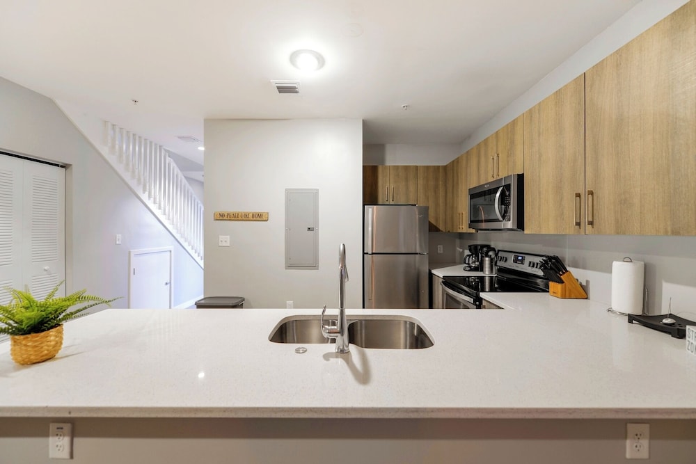 Stylish Townhouses by Design District