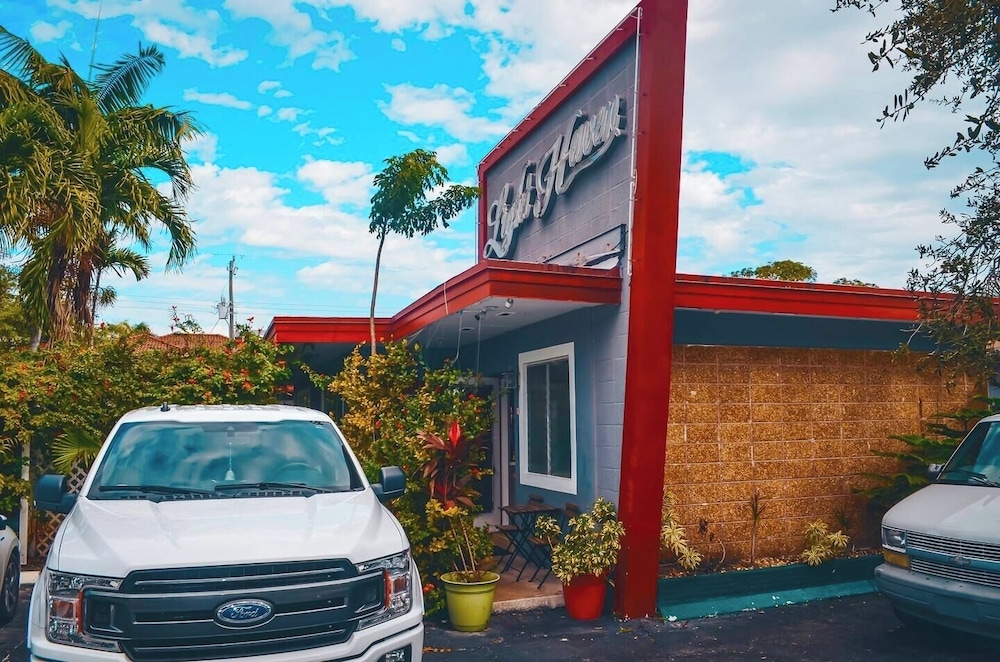 Cozy Studio in Hollywood, FL - Pet Friendly & Parking