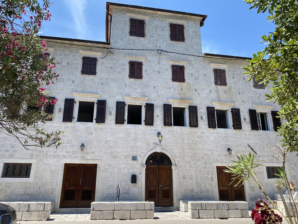 Villa Mariner