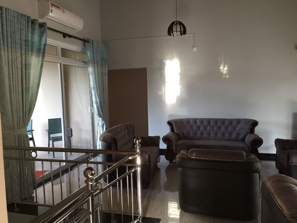 Lanka Lands Holiday Home