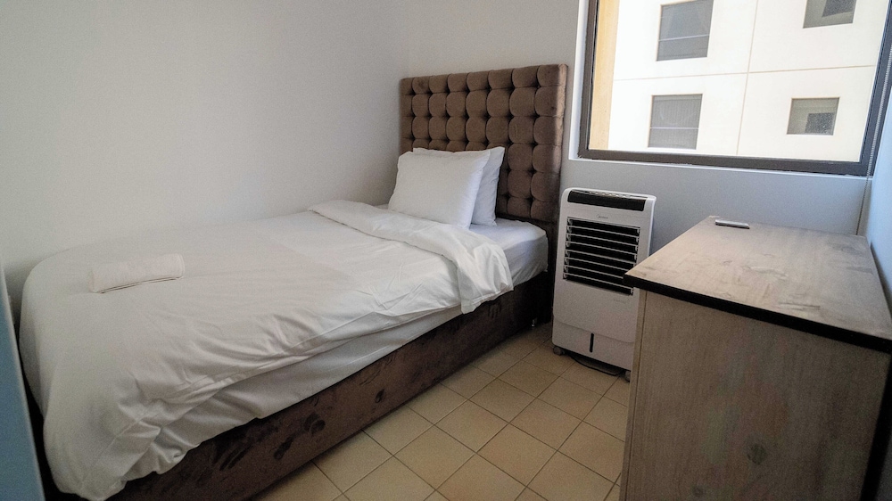 Phaedrus Living JBR Jewel Sadaf Tower