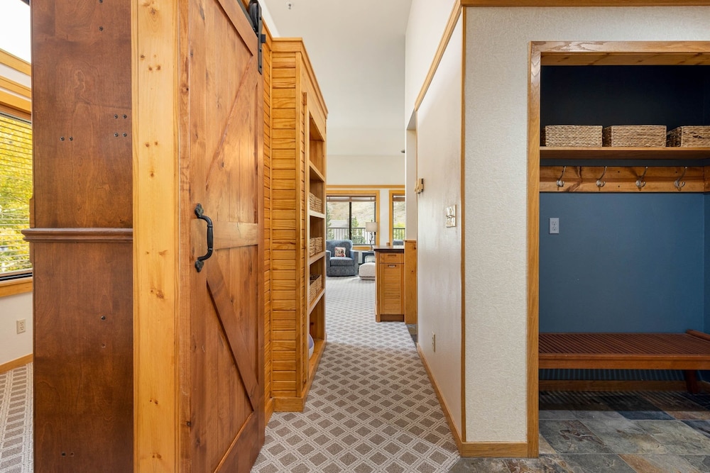 Keystone Ski Resort CO - Slopeside Lodging