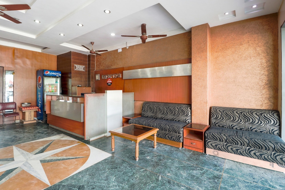 Lobby & Reception