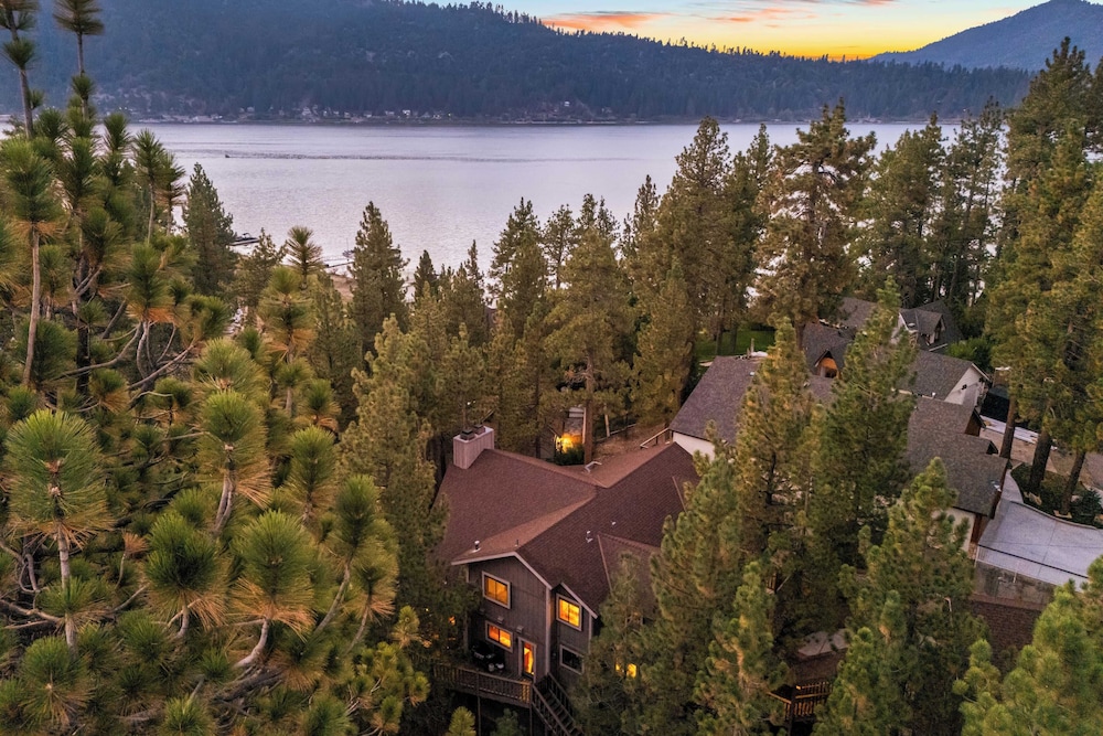 Lakeview Cabin w/ Game Room & Deck Near Ski Slopes & Trails Sleeps 20 Waterview by Avantstay