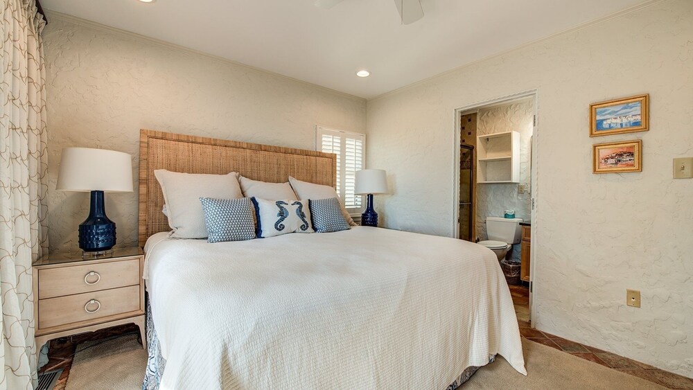 Pawleys Island Vacations - Just Beyond The Dunes Water's Edge Is A Cozy Ocean View Villa 3 Bedroom Villa by RedAwning - Property Image 4
