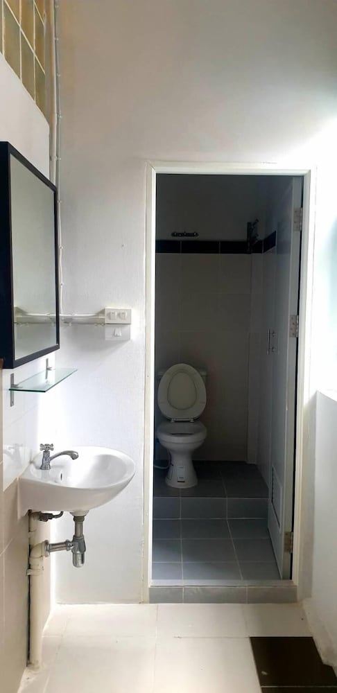 Asoke Montri Hostel