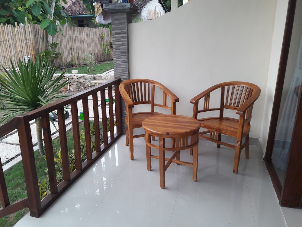 Pemuntalan Guesthouse by WizZeLa