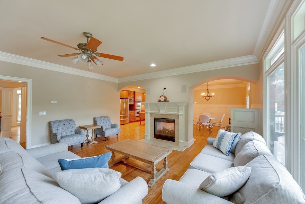 Pets Welcome! Spacious ATL Area Retreat w/ Deck