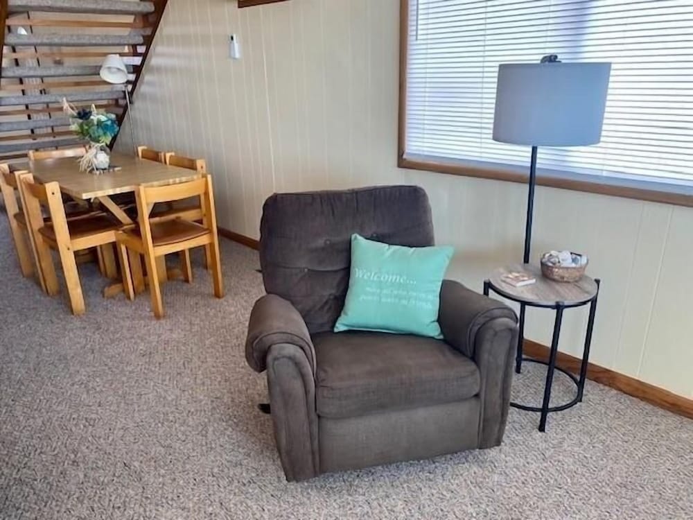Eastside  3 Bedroom Home by RedAwning - Property Image 13