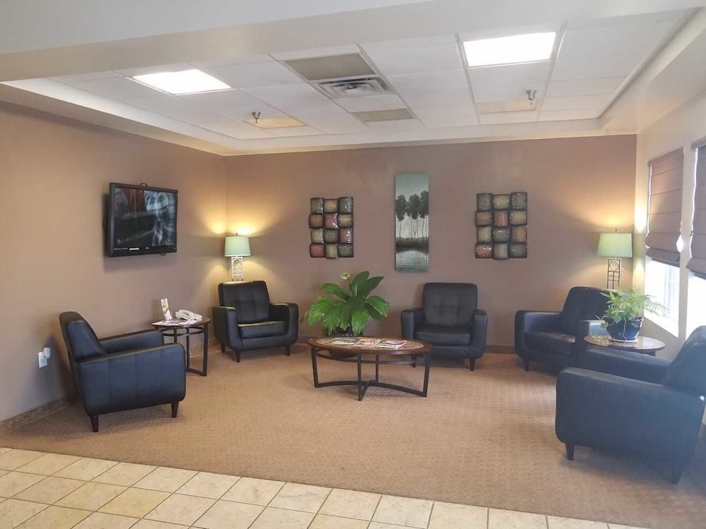 Fayetteville Vacations - Landmark Inn Fort Liberty - Property Image 24