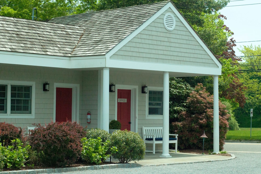 Southampton Village Motel