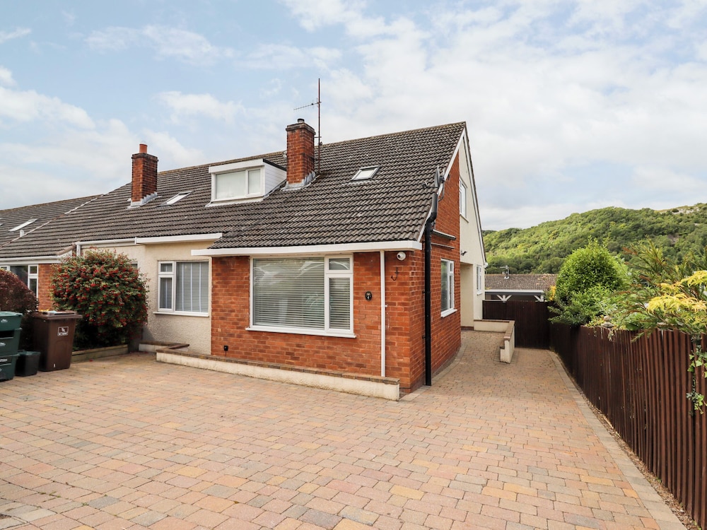 4 Bodnant Road