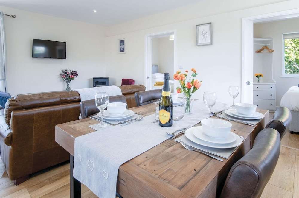 Skomer Lodge - 2 Bedroom Lodge - Manorbier