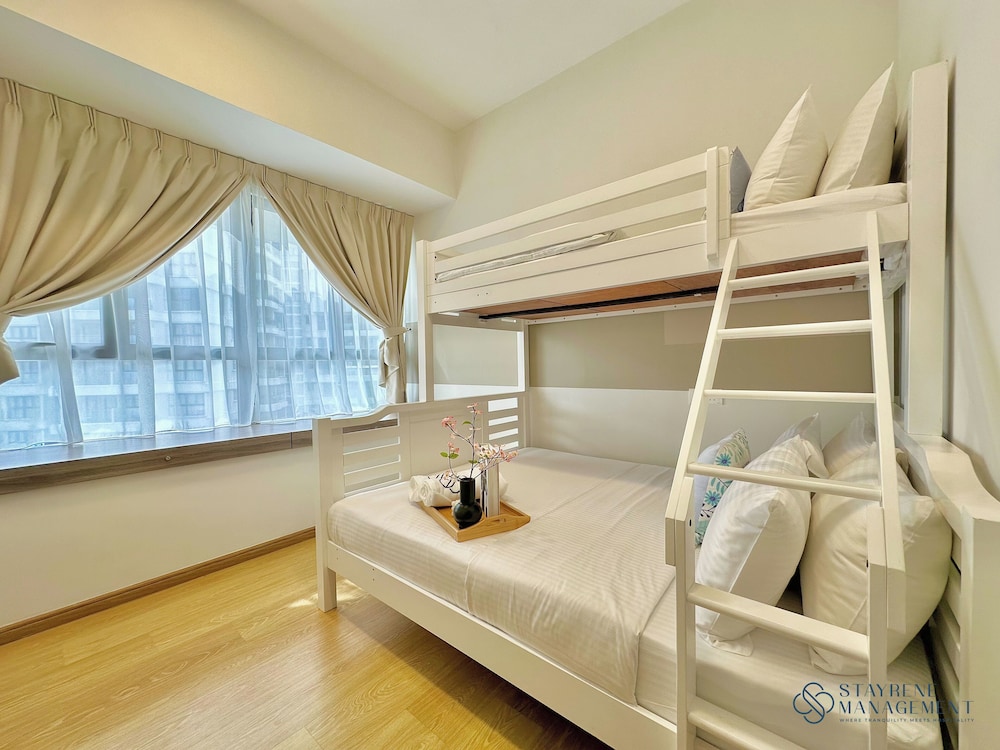 Country Garden Danga Bay Sea View Homestay by Stayrene